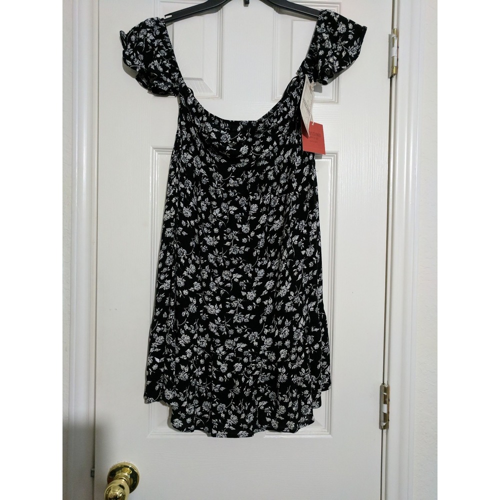 Women's Mossimo off shoulder lightweight size M Dress